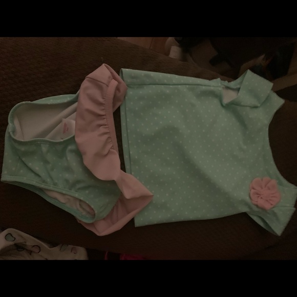 Gently used 18 month baby girl swimsuit set - Picture 2 of 4
